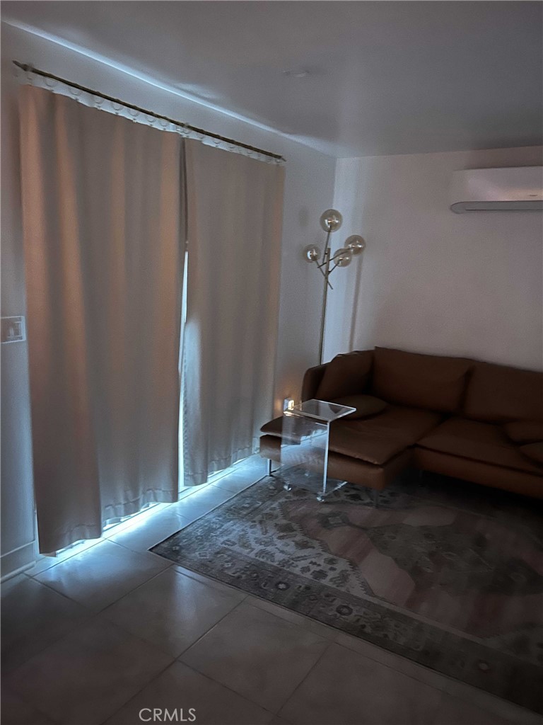 https://media.crmls.org/medias/76ed5c1a-42a0-4a81-a2c8-2bc5b994aafc.jpg?preset=X-Large