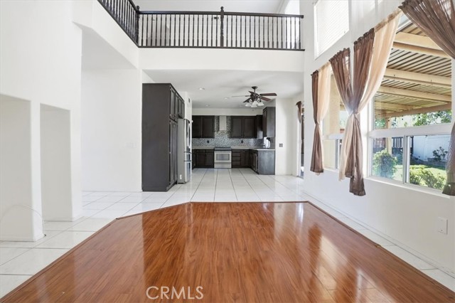 Detail Gallery Image 4 of 53 For 748 Navarro, Corona,  CA 92879 - 4 Beds | 3/1 Baths