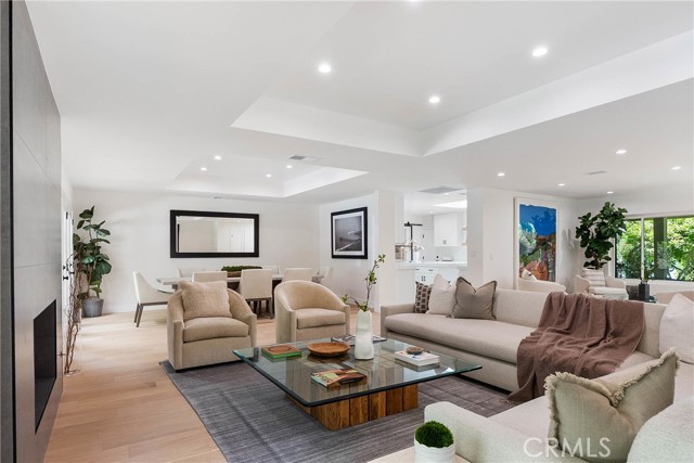 Detail Gallery Image 5 of 29 For 16430 Dorado Dr, Encino,  CA 91436 - 5 Beds | 5/1 Baths