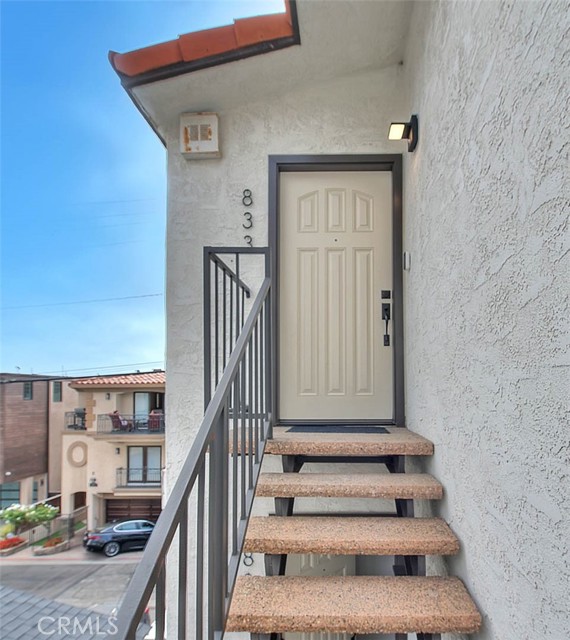 Detail Gallery Image 2 of 20 For 833 Monterey Bld, Hermosa Beach,  CA 90254 - 2 Beds | 2 Baths