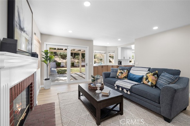 3302 Braemar Lane, Corona CA: https://media.crmls.org/medias/76ef427b-c64d-405c-958c-5a7b650ffc38.jpg
