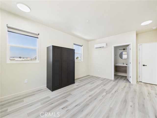 8457 Langdon, North Hills CA: https://media.crmls.org/medias/76ef4642-e255-4f7d-8468-80415f4a4f52.jpg