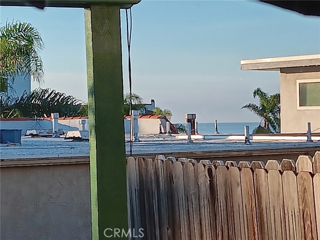 229 W Canada, San Clemente CA: https://media.crmls.org/medias/76efebd7-6e9c-4c44-9d55-2f0c45a20a65.jpg