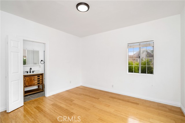 1229 S Longwood Avenue, Los Angeles CA: https://media.crmls.org/medias/76f020a6-ac85-4939-994d-2673da1b8e91.jpg