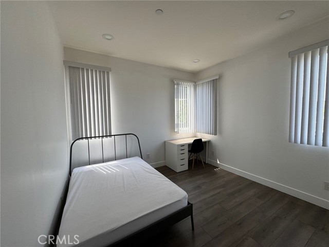 1737 1/2 Magnolia Avenue, Los Angeles CA: https://media.crmls.org/medias/76f0b97a-2ff2-410f-b6b9-89c8d4568511.jpg