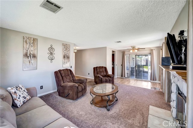 Detail Gallery Image 10 of 54 For 43015 22nd St, Lancaster,  CA 93536 - 3 Beds | 2 Baths