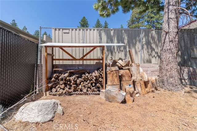 Detail Gallery Image 4 of 27 For 2442 Hunsaker Dr, Running Springs,  CA 92382 - 3 Beds | 2 Baths