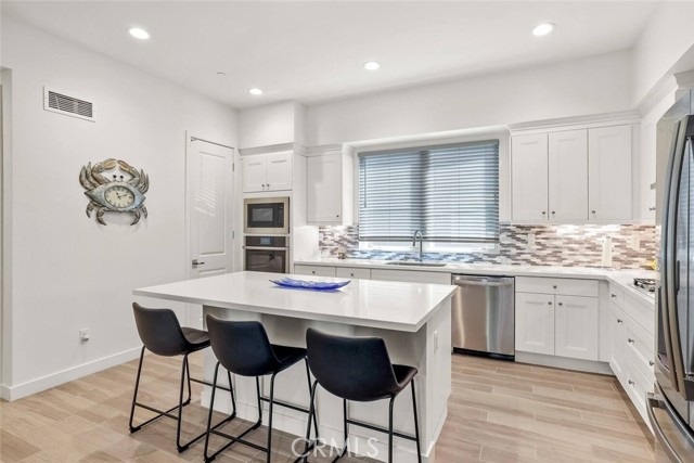 Detail Gallery Image 4 of 29 For 985 Doheny Way, Dana Point,  CA 92629 - 2 Beds | 2/1 Baths
