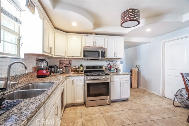 Detail Gallery Image 16 of 37 For 5307 5307 1/2 Compton Ave, Los Angeles,  CA 90011 - – Beds | – Baths