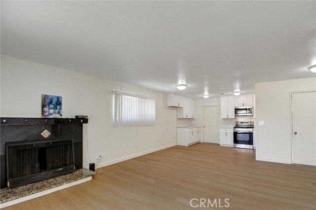 Detail Gallery Image 4 of 16 For 2197 Larchmont St, Pomona,  CA 91767 - 3 Beds | 2 Baths