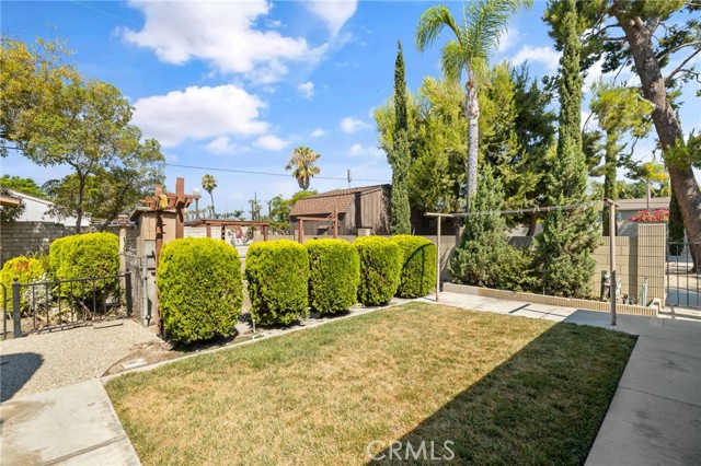 531 N Cherry Tree Lane, Anaheim CA: https://media.crmls.org/medias/76f5bae0-3319-45ec-8813-6c4b30b5dd1c.jpg