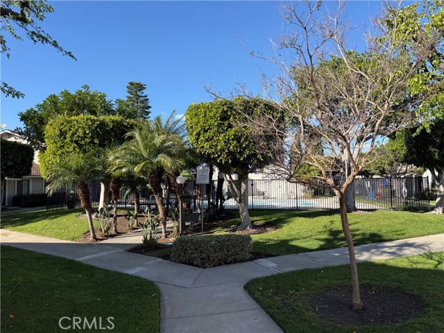 Detail Gallery Image 18 of 25 For 6672 Sun Dr #C,  Huntington Beach,  CA 92647 - 3 Beds | 1/1 Baths