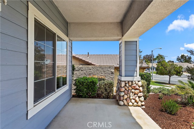 Detail Gallery Image 6 of 46 For 3946 Camelback Cir, Corona,  CA 92883 - 5 Beds | 2 Baths