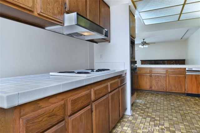 Detail Gallery Image 19 of 34 For 4061 Falling Leaf, Encino,  CA 91316 - 5 Beds | 4/1 Baths