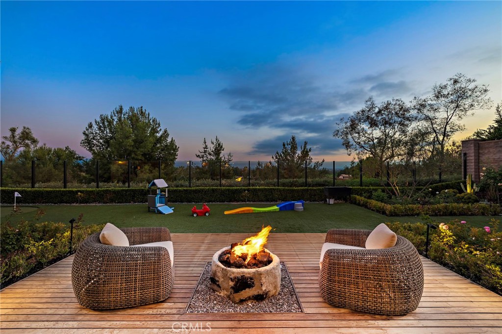 137 Sunset