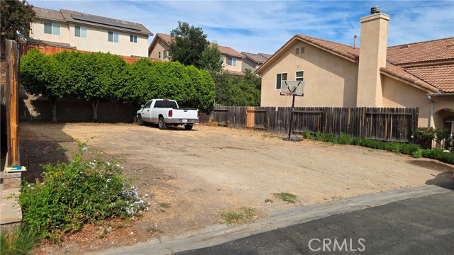 Detail Gallery Image 2 of 26 For 11852 N Birch Grove, Sylmar,  CA 91342 - 5 Beds | 3/1 Baths