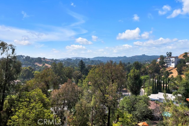 22210 Miston Drive, Woodland Hills CA: https://media.crmls.org/medias/76f84a54-6acf-43ee-acaa-0c35e882ccde.jpg