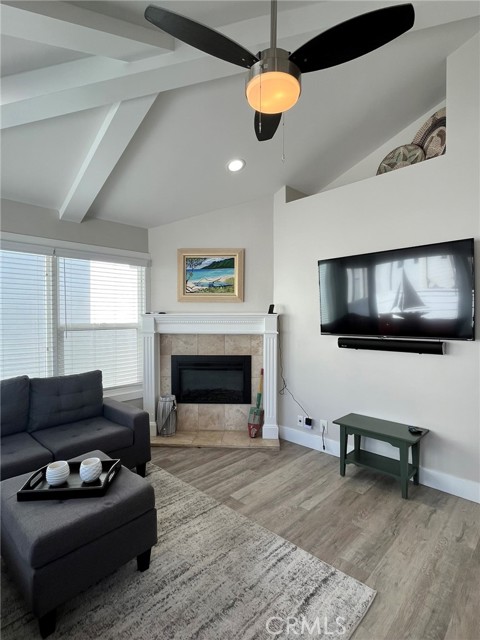 Detail Gallery Image 10 of 23 For 602 1/2 Narcissus Ave, Corona Del Mar,  CA 92625 - 2 Beds | 1 Baths