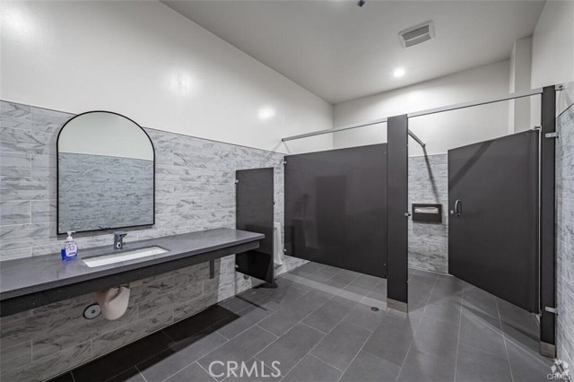 Image 5 of 6 For 5624 Philadelphia,(chino Valley Med  107,108