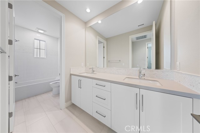 Detail Gallery Image 17 of 36 For 130 Mezza Luna, Irvine,  CA 92602 - 4 Beds | 3 Baths