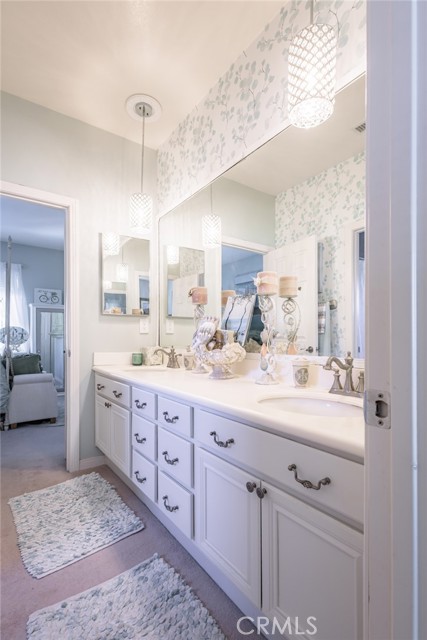 1045 Inverlochy Drive, Fallbrook CA: https://media.crmls.org/medias/76fac212-f8f4-4345-98df-abc963de7a4e.jpg