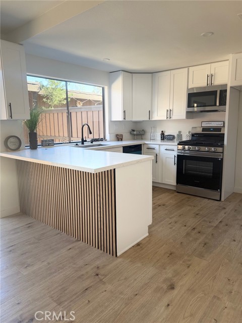 Detail Gallery Image 5 of 20 For 14456 Foothill Bld #43,  Sylmar,  CA 91342 - 2 Beds | 3 Baths