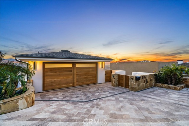 Detail Gallery Image 73 of 73 For 21 Bay, Laguna Beach,  CA 92651 - 6 Beds | 6/1 Baths