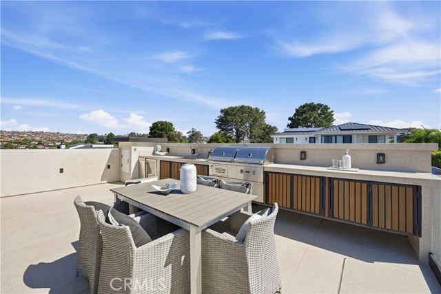 Detail Gallery Image 63 of 72 For 5108 Gordon Ln, San Diego,  CA 92109 - 4 Beds | 5/1 Baths