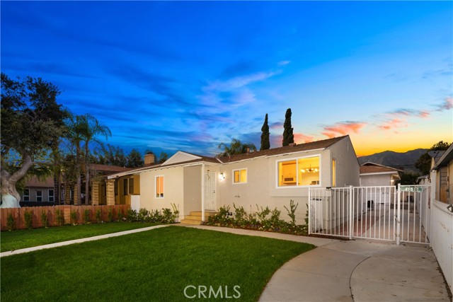 Detail Gallery Image 2 of 71 For 415 E Walnut, Monrovia,  CA 91016 - 6 Beds | 2 Baths