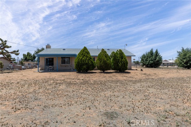 21930 Mohican Avenue, Apple Valley CA: https://media.crmls.org/medias/76fd05a0-18de-4acc-accb-aa98d7494d6c.jpg