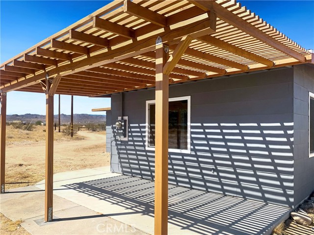 Detail Gallery Image 4 of 17 For 57220 Mikiska Bld, Landers,  CA 92285 - 1 Beds | 1 Baths