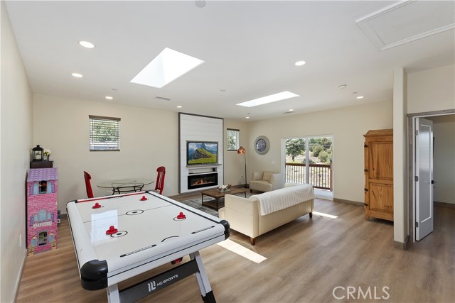 1215 Valley View Drive, Big Bear City CA: https://media.crmls.org/medias/76fe00a3-e713-4fa0-878a-2d18c9bd055d.jpg