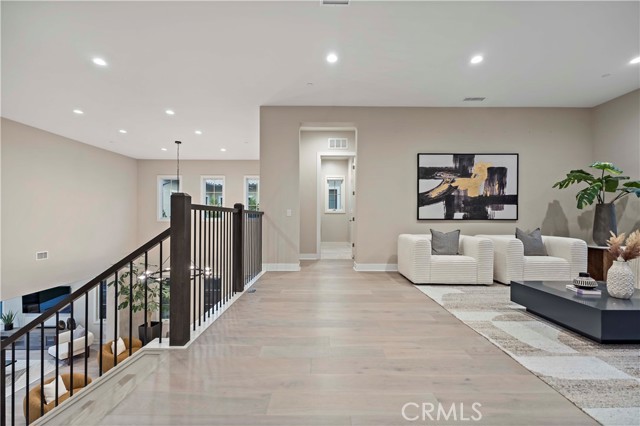 Detail Gallery Image 20 of 36 For 115 Interstellar, Irvine,  CA 92618 - 5 Beds | 5/1 Baths
