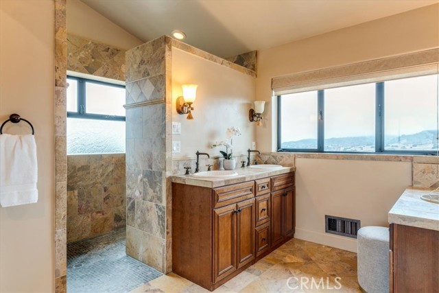 Detail Gallery Image 34 of 75 For 3230 Nacimiento Lake Dr, Paso Robles,  CA 93446 - 7 Beds | 3/1 Baths