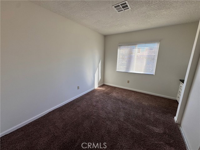 27474 Travertine, Barstow CA: https://media.crmls.org/medias/76fe59e6-cd24-457c-a5a2-ffdc0c3290ec.jpg