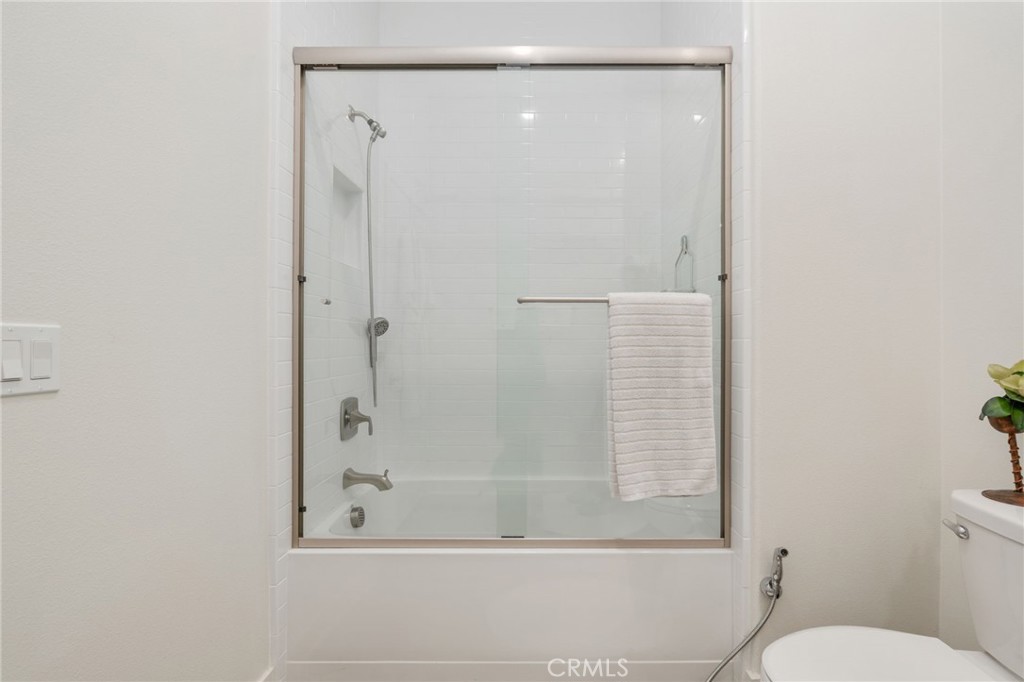 https://media.crmls.org/medias/76fe67b4-06c4-49ed-a1b5-698cddafae82.jpg?preset=X-Large