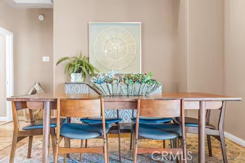 https://media.crmls.org/medias/76fe7302-782d-4d34-b677-d77db5de9381.jpg?preset=X-Large
