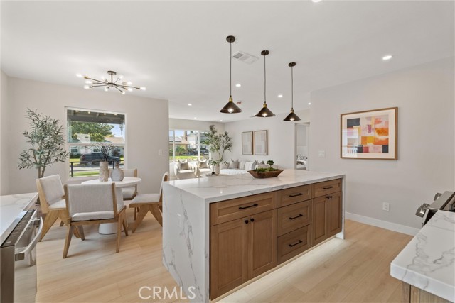213 N Flower Street, Orange CA: https://media.crmls.org/medias/76feb8fc-f489-4dbc-bf32-952815541431.jpg