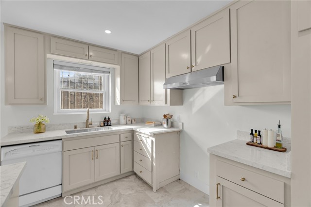 5248 Parkglen Avenue, Los Angeles CA: https://media.crmls.org/medias/76ff805b-0d3f-4149-9d39-62aa2e9492e7.jpg