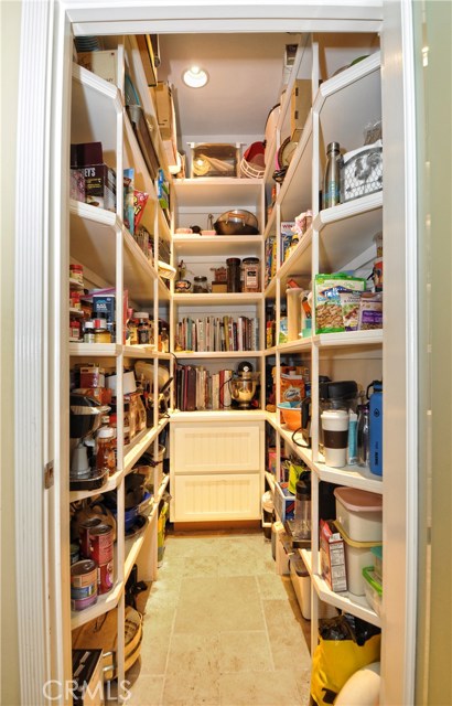 Walk-in Pantry