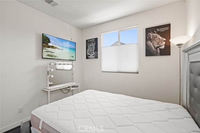 Detail Gallery Image 27 of 42 For 12827 W Hemingway Dr, San Fernando,  CA 91340 - 4 Beds | 2/1 Baths