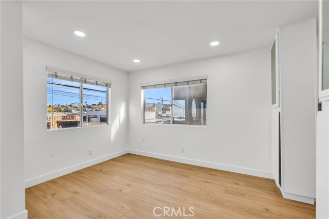 Detail Gallery Image 8 of 23 For 710 5th St, Hermosa Beach,  CA 90254 - 2 Beds | 2 Baths