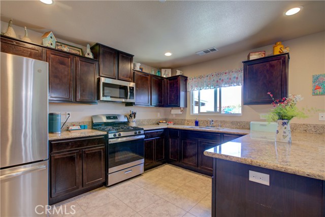 Detail Gallery Image 10 of 41 For 7452 Pintail Ct, Winton,  CA 95388 - 4 Beds | 2 Baths