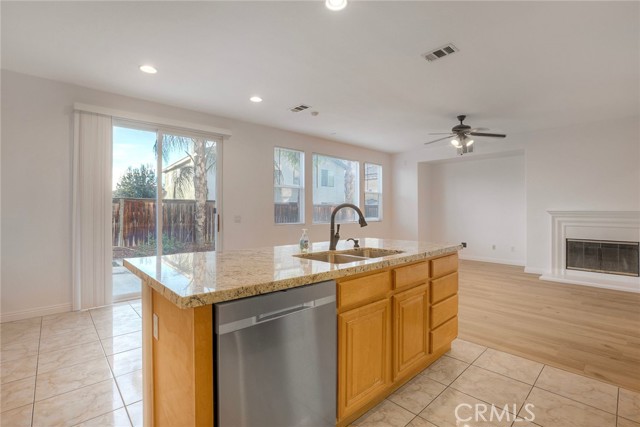 Detail Gallery Image 14 of 59 For 34619 Chinaberry, Winchester,  CA 92596 - 5 Beds | 3 Baths