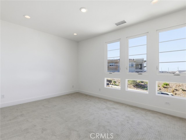 Detail Gallery Image 33 of 41 For 27558 Juniper Ln, Valencia,  CA 91381 - 5 Beds | 4/1 Baths