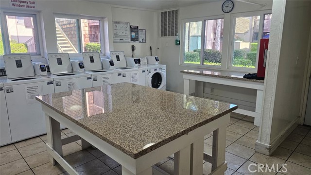 1008 Cabrillo Park, Santa Ana CA: https://media.crmls.org/medias/7701cc31-9e71-4f57-867c-51edbb3ac803.jpg