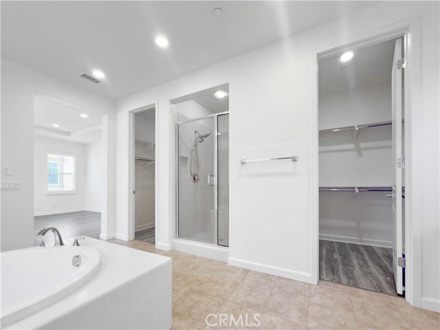 Detail Gallery Image 8 of 19 For 19402 Snowdon Ln, Huntington Beach,  CA 92646 - 4 Beds | 3 Baths