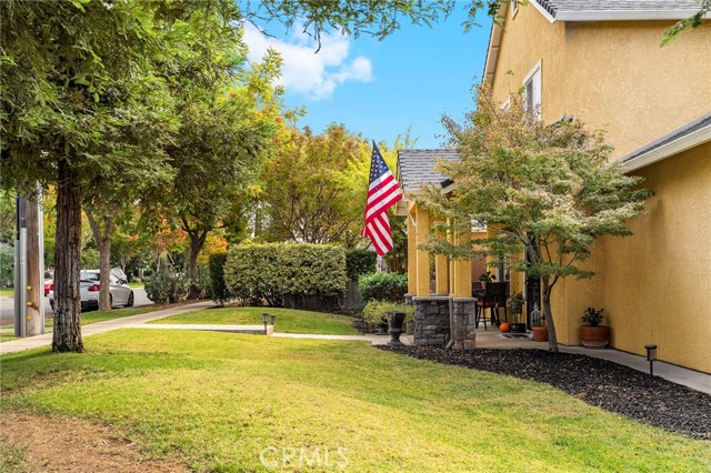 Detail Gallery Image 4 of 46 For 2637 Ceanothus Ave, Chico,  CA 95973 - 3 Beds | 2/1 Baths