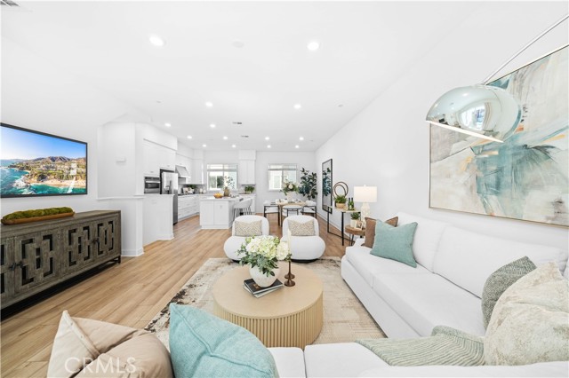 Front Image Thumbnail for CROC26058354