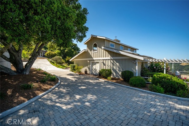 2650 Skyview Trail, San Luis Obispo CA: https://media.crmls.org/medias/77055021-917e-4e7a-830c-a435c518b71b.jpg